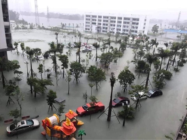 Hai ngày mưa lớn, TP Hà Tĩnh thất thủ - Ảnh 3.