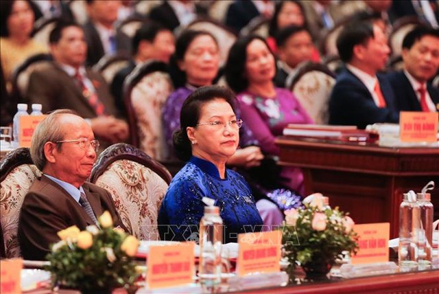  Chủ tịch Quốc hội dự Đại hội đại biểu Đảng bộ tỉnh Hòa Bình lần thứ XVII  - Ảnh 1.
