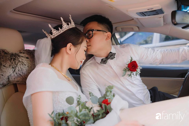Yêu một tuần, cô gái đồng ý kết hôn cùng người hơn 14 tuổi - Ảnh 5. Yêu một tuần, cô gái đồng ý kết hôn cùng người hơn 14 tuổi - Ảnh 5.