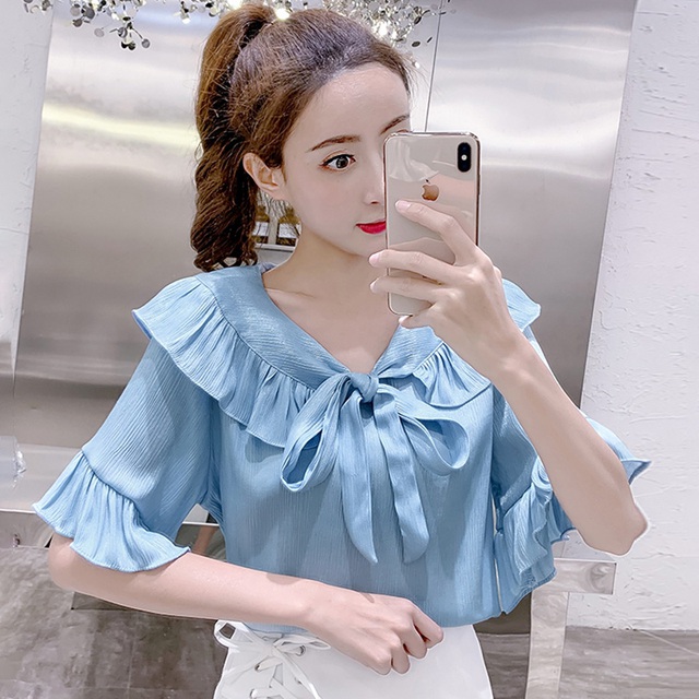 Áo blouse cổ lá sen, món đồ không thể thiếu trong mùa thu 2020 và cách phối để nàng công sở trở nên điệu đà hơn hẳn những set đồ khác - Ảnh 14.