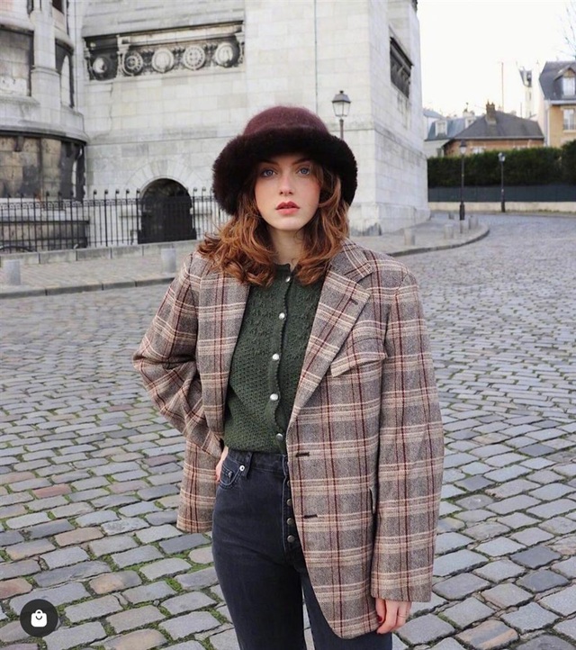 3 kiểu áo len phụ nữ Pháp hay diện nhất mùa lạnh, muốn thăng hạng style thì bạn phải update ngay - Ảnh 1.