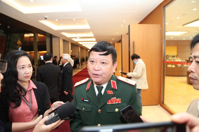 Thiếu tướng, ĐBQH Đặng Ngọc Nghĩa nói về tình hình bão lũ đang hoành hành ở miền Trung - Ảnh 2.