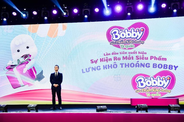 Những khoảnh khắc ấn tượng trong buổi livestream ra mắt siêu phẩm Tã quần Bobby  - Ảnh 1.