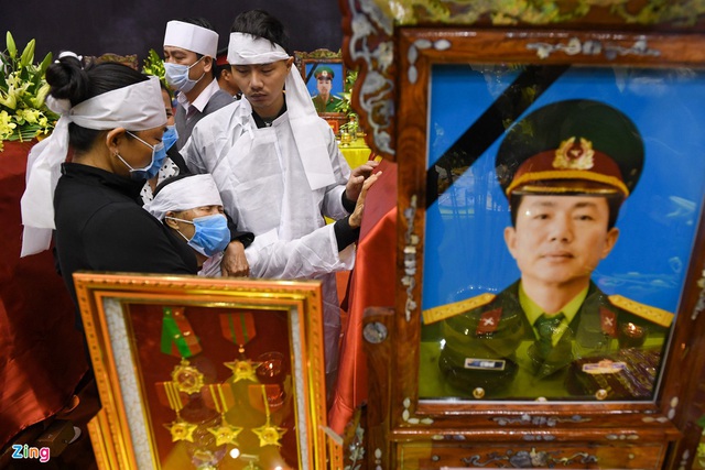 Hình ảnh xót xa trong lễ viếng 22 quân nhân Đoàn 337 hy sinh tại Quảng Trị - Ảnh 6.