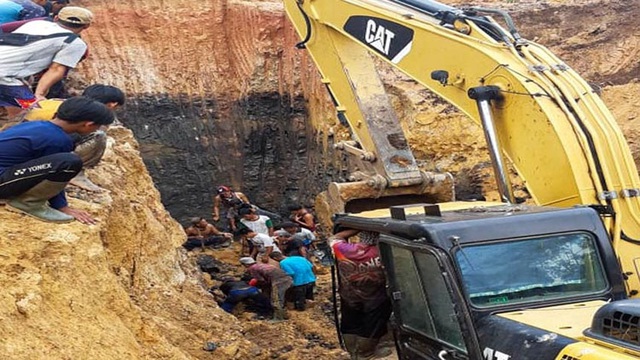 Indonesia: Lở đất tại mỏ than khiến 11 người thiệt mạng - Ảnh 2.
