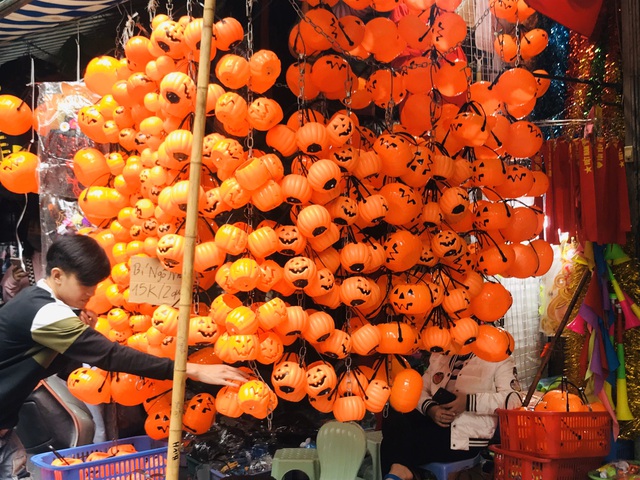 Phố Hàng Mã lại thay áo mới trước thềm Halloween - Ảnh 7.