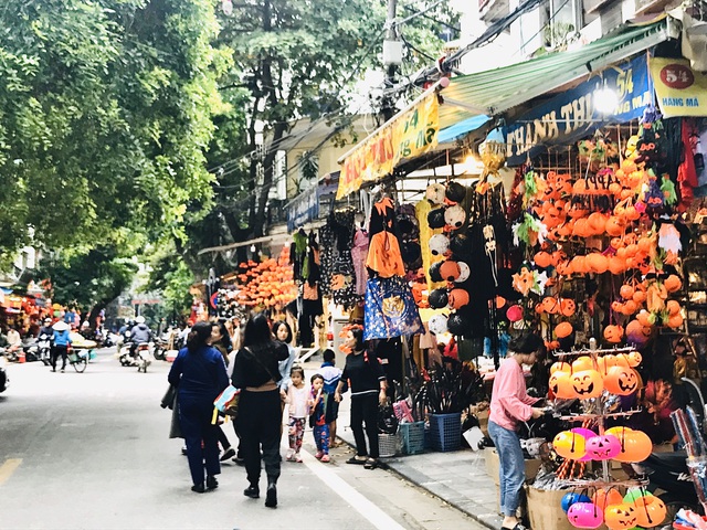 Phố Hàng Mã lại thay áo mới trước thềm Halloween - Ảnh 8.