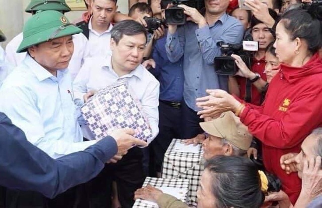 Thủ tướng chính phủ thăm và kiểm tra công tác khắc phục hậu quả mưa lũ tại Quảng Bình - Ảnh 1.