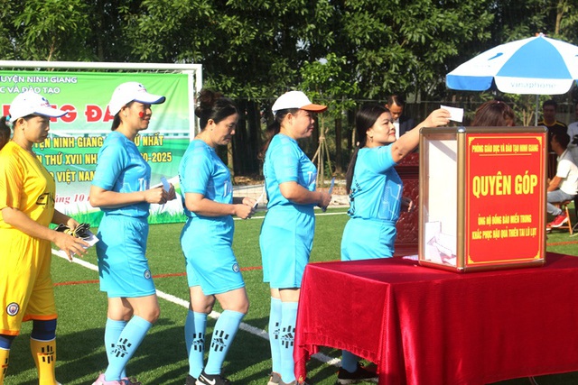 Về Hải Dương xem nữ hiệu trưởng, hiệu phó các trường mầm non huyện Ninh Giang đá bóng - Ảnh 2.