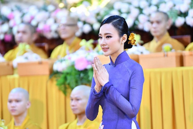 Nữ hoàng thị phi Angela Phương Trinh xuất hiện nổi bật, chiếm trọn sự chú ý sau thời gian dài ở ẩn - Ảnh 4.