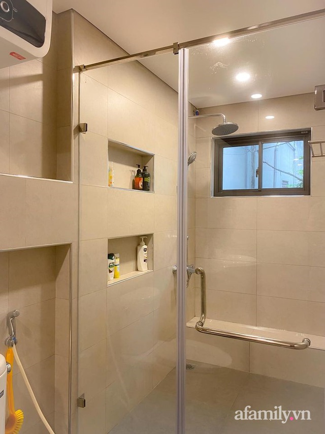Học người Nhật cách thiết kế phòng tắm tối giản, gia đình Hà Nội lắp đặt không gian hiện đại chi phí chưa tới 18 triệu đồng - Ảnh 2.