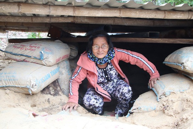  Người dân Quảng Nam đào hầm tránh bão số 9  - Ảnh 11.