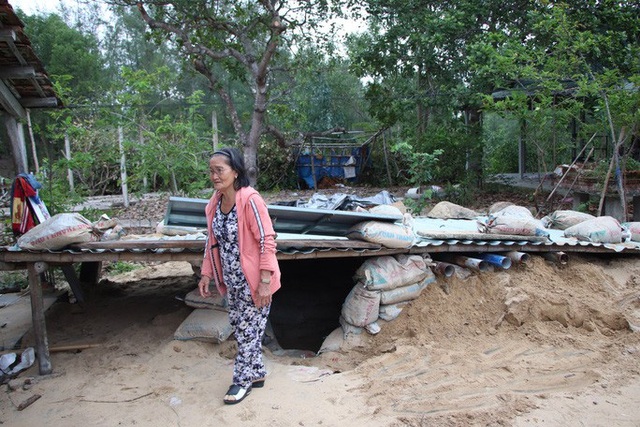  Người dân Quảng Nam đào hầm tránh bão số 9  - Ảnh 15.