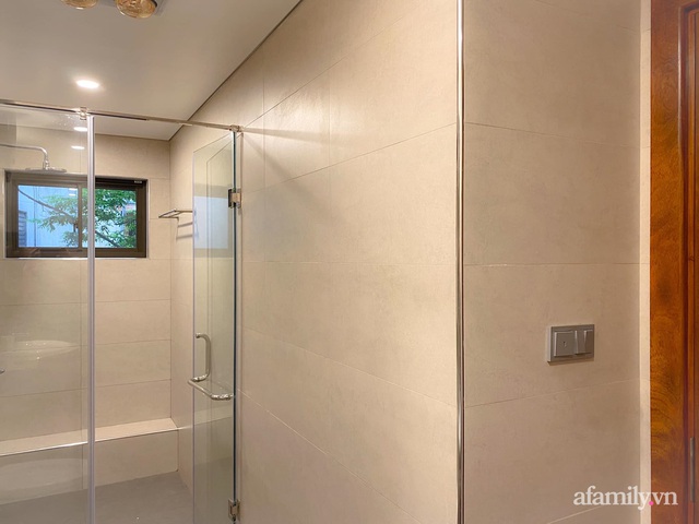Học người Nhật cách thiết kế phòng tắm tối giản, gia đình Hà Nội lắp đặt không gian hiện đại chi phí chưa tới 18 triệu đồng - Ảnh 3.