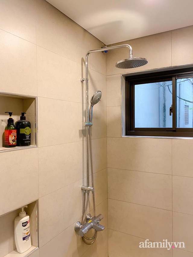 Học người Nhật cách thiết kế phòng tắm tối giản, gia đình Hà Nội lắp đặt không gian hiện đại chi phí chưa tới 18 triệu đồng - Ảnh 4.