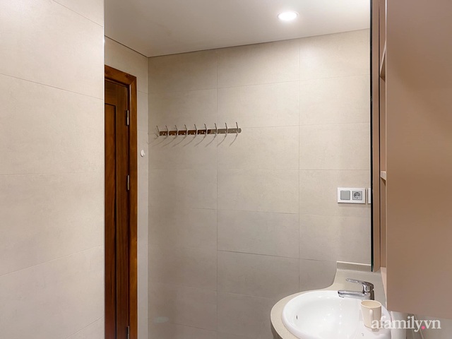 Học người Nhật cách thiết kế phòng tắm tối giản, gia đình Hà Nội lắp đặt không gian hiện đại chi phí chưa tới 18 triệu đồng - Ảnh 7.
