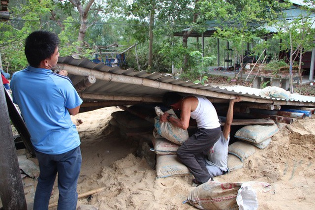  Người dân Quảng Nam đào hầm tránh bão số 9  - Ảnh 8.