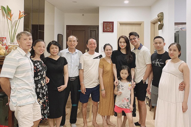 Bạn trai doanh nhân Matt Liu ra mắt gia đình Hương Giang - Ảnh 3.