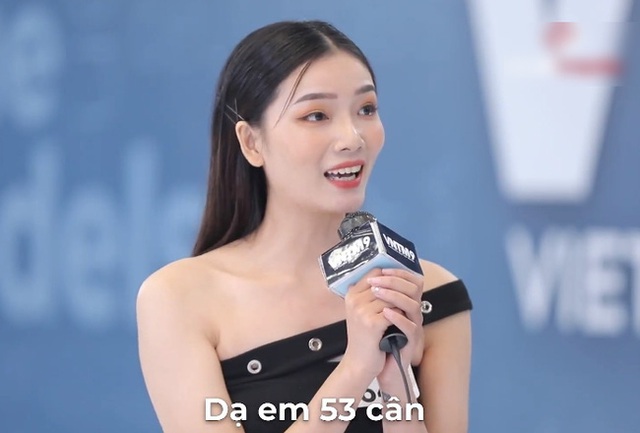 Vietnams Next Top Model: Chê bai thí sinh nữ đầy mỡ, Nam Trung buột miệng tiết lộ Võ Hoàng Yến sắp lấy chồng - Ảnh 2.