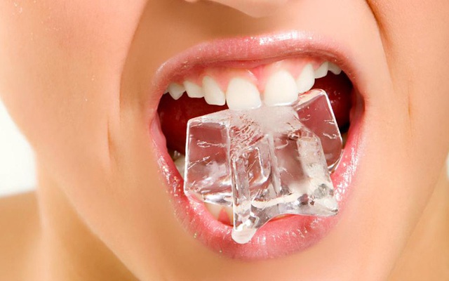 7 thói quen hủy hoại hàm răng mà nhiều người vẫn vô tư làm hằng ngày - Ảnh 3.