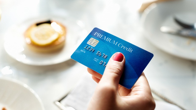 4 loại người nên tránh xa thẻ tín dụng, nếu vẫn quyết dùng thì chẳng mấy chốc đội lên đầu cả đống nợ - Ảnh 1.