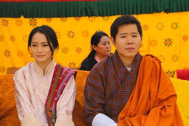 3 anh em Quốc vương Bhutan lấy 3 chị em cùng một nhà - Ảnh 4.