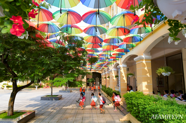 Ngôi trường cấp 1 nổi bật nhất Việt Nam với sân trường trang trí đẹp như mơ, học sinh ngày nào cũng đòi đi học - Ảnh 11.