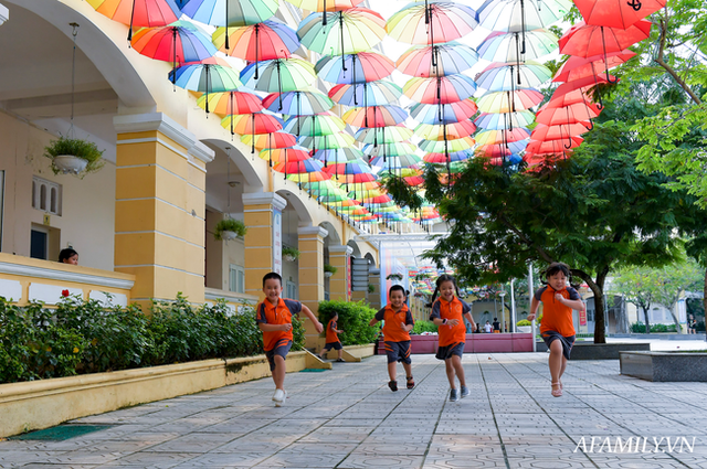 Ngôi trường cấp 1 nổi bật nhất Việt Nam với sân trường trang trí đẹp như mơ, học sinh ngày nào cũng đòi đi học - Ảnh 14.