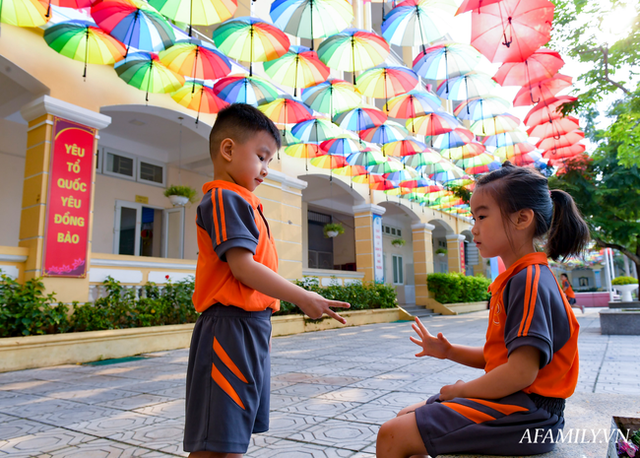 Ngôi trường cấp 1 nổi bật nhất Việt Nam với sân trường trang trí đẹp như mơ, học sinh ngày nào cũng đòi đi học - Ảnh 16.