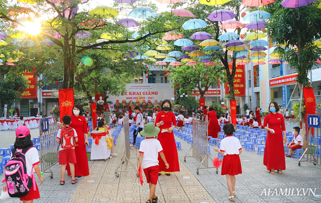 Ngôi trường cấp 1 nổi bật nhất Việt Nam với sân trường trang trí đẹp như mơ, học sinh ngày nào cũng đòi đi học - Ảnh 5.