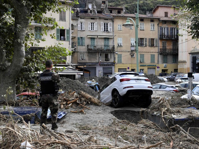 Phát hiện 7 thi thể ở Italy và Pháp sau trận bão lớn - Ảnh 5.