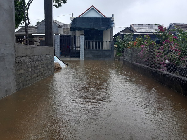 Thừa Thiên – Huế: 5 người mất tích và bị thương, 1.100 ngôi nhà bị ngập do mưa lũ - Ảnh 4.