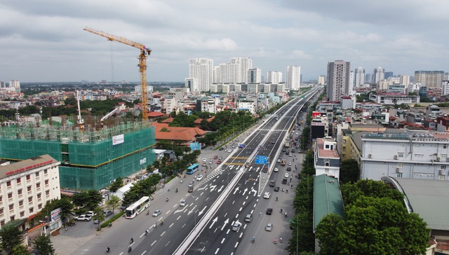 Mục sở thị Vành đai 3 trên cao đẹp nhất Hà Nội đoạn Mai Dịch - Nam Thăng Long trước giờ thông xe - Ảnh 3.