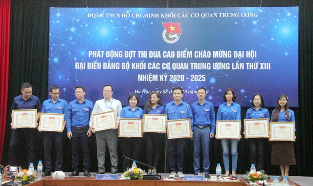 8 cá nhân Báo Gia đình & Xã hội vinh dự nhận bằng khen của BCH Đoàn Khối các cơ quan Trung ương trong chống dịch COVID-19 - Ảnh 2.