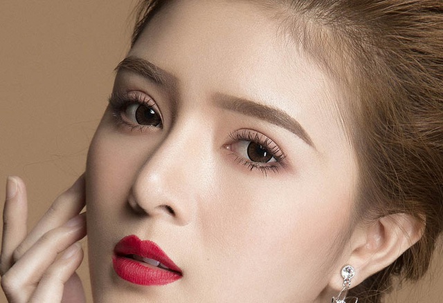 Đôi mắt gây ám ảnh bậc nhất hôm nay là trường hợp cắt mí lỗi đến mức không thể khép mắt này: BS khuyến cáo những thông tin cần nhớ trước khi làm - Ảnh 5. Đôi mắt gây ám ảnh bậc nhất hôm nay là trường hợp cắt mí lỗi đến mức không thể khép mắt này: BS khuyến cáo những thông tin cần nhớ trước khi làm - Ảnh 5.