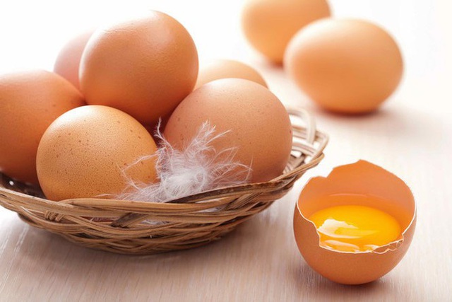 Trứng gà rất tốt cho sức khỏe nhưng ăn theo kiểu này chẳng khác nào rước thuốc độc vào người - Ảnh 2.