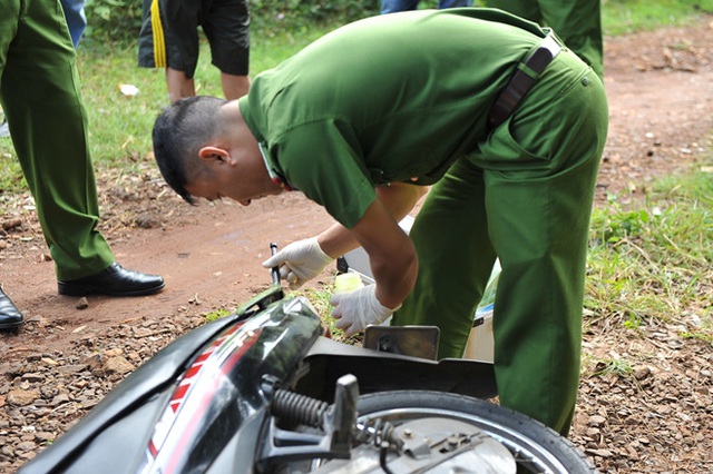 Truy bắt kẻ đâm chết tài xế xe ôm lúc rạng sáng - Ảnh 4.