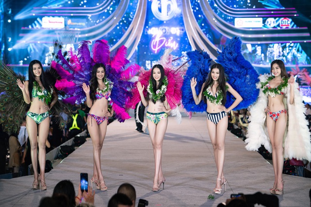 Tổng đạo diễn nói gì khi phần thi Người đẹp biển Hoa hậu Việt Nam 2020 bị so sánh với show nội y Victorias Secret? - Ảnh 9.