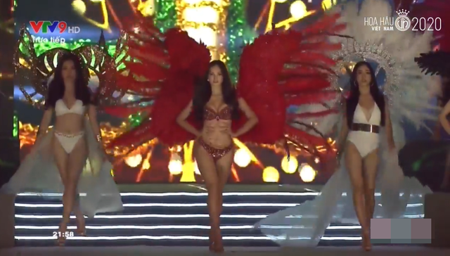Sau khi bị soi body lộ cả loạt khuyết điểm, Tiểu Vy diện bikini khoe dáng trong đêm thi Hoa hậu Việt Nam 2020, khuôn ngực “đồ sộ” gây chú ý - Ảnh 2.