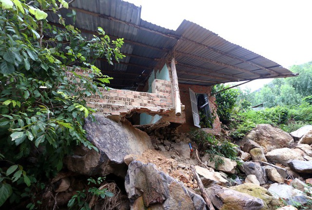 Bão Vamco gây mưa rất to, các tỉnh miền Trung ra biện pháp quyết liệt ứng phó - Ảnh 4.