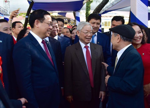 Tổng Bí thư, Chủ tịch nước Nguyễn Phú Trọng về thăm trường cũ - Ảnh 2.