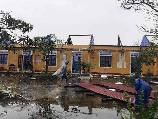 Ảnh: Thiệt hại ban đầu do bão số 13 ở Thừa Thiên - Huế - Ảnh 12.