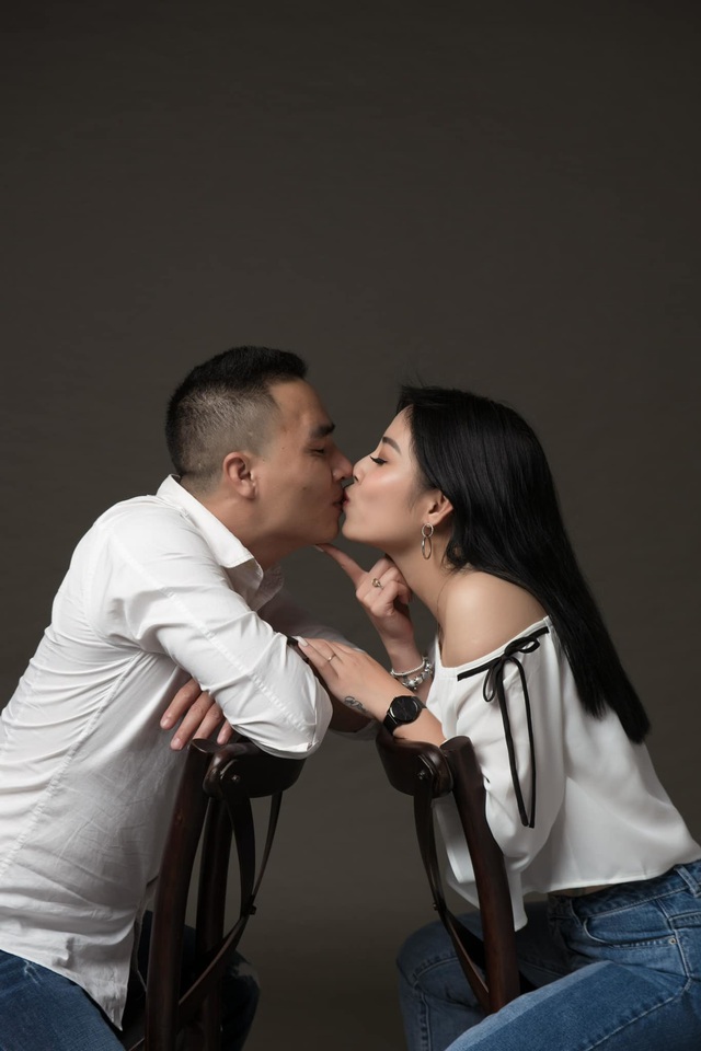 Khoảnh khắc lãng mạn của vợ chồng MC Hoàng Linh VTV - Ảnh 13.