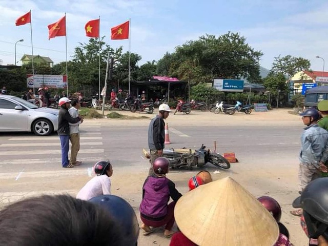 Người thân gào khóc bên thi thể nữ sinh 20 tuổi gặp tai nạn thương tâm trên đường về quê ăn giỗ - Ảnh 3.