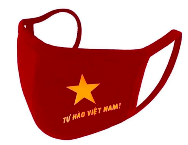 Niềm tự hào Việt Nam và chiếc khẩu trang in hình cờ đỏ sao vàng - Ảnh 3.