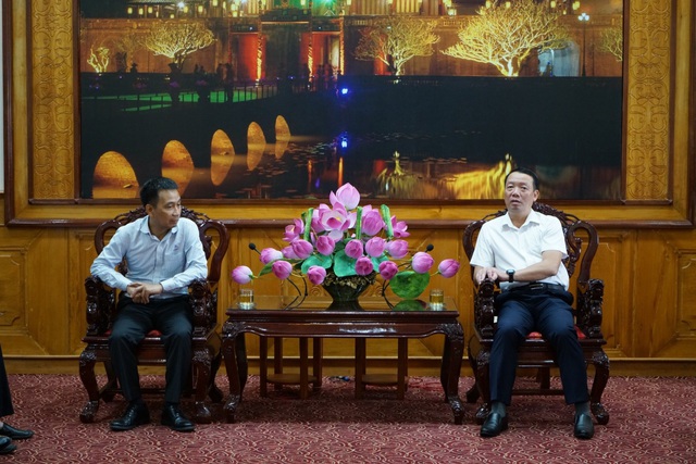 Tổng Công ty Truyền tải điện Quốc gia trao 500 triệu đồng hỗ trợ người dân vùng lũ tỉnh Thừa Thiên Huế - Ảnh 2.