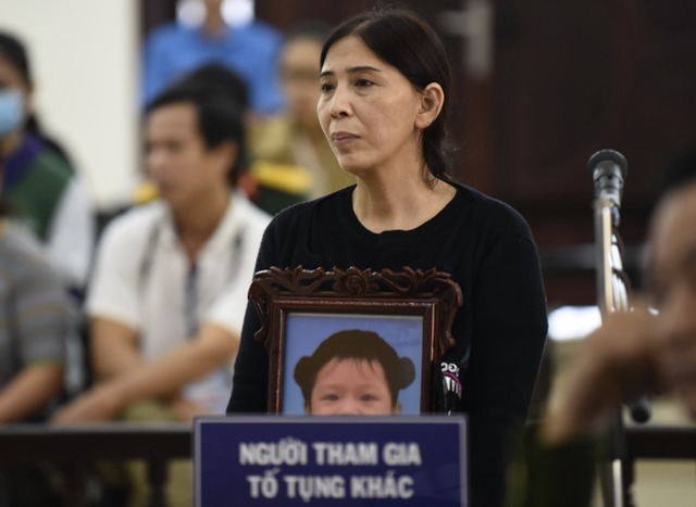 Đề nghị tử hình cha dượng bạo hành bé gái 3 tuổi tới tử vong tại Hà Nội - Ảnh 3.