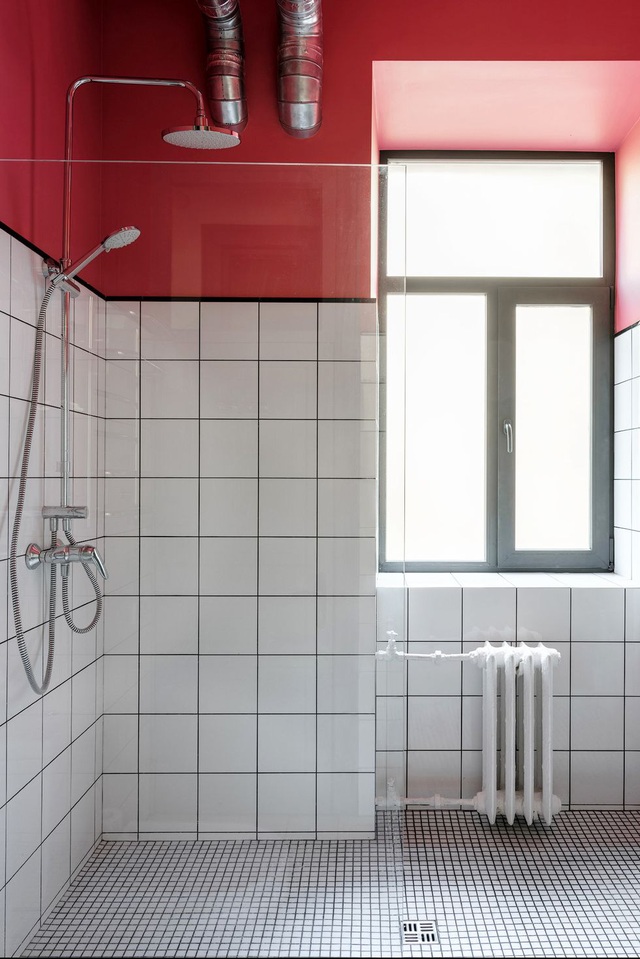 9 chi tiết nhỏ bạn có thể áp dụng vào phòng tắm để nới rộng không gian - Ảnh 1.