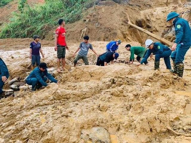 Sạt lở kinh hoàng ở Quảng Nam: Cô bé MNông khóc xé lòng vì đau đớn khi bị thương bây giờ ra sao? - Ảnh 2.