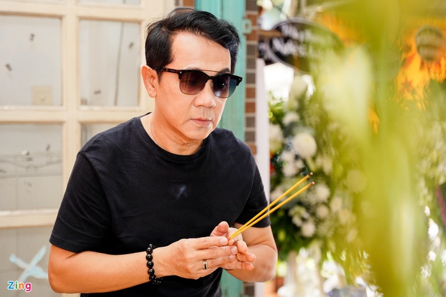 NSƯT Thành Lộc, Bảo Chung viếng nghệ sĩ Ánh Hoa - Ảnh 2.